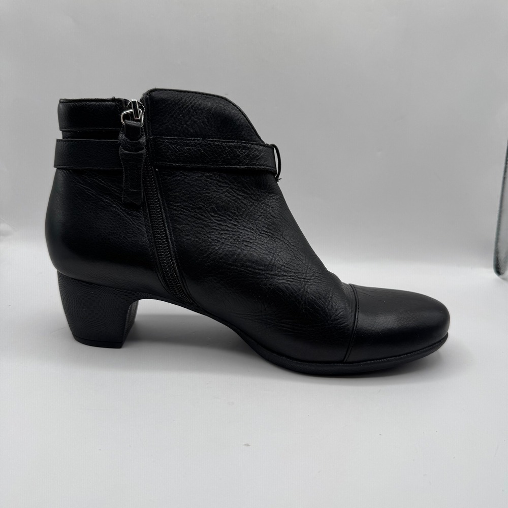 SoftWalk Ankle Boots Women 9.5N Black Leather Cap Toe Buckle Strap S1453-001 - Picture 7 of 10
